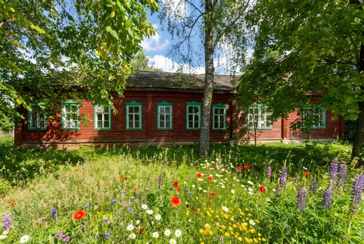 Нежилое здание, 1-этажное, площадь 430,0 кв.м, земельный участок, площадь 3546 кв.м: Ярославская обл., МО Переславль-Залесский, село Бектышево, ул. Центральная, д. 20